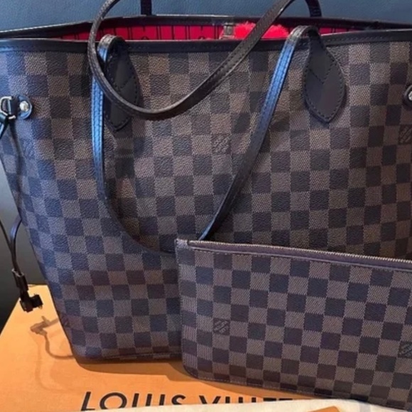 Louis Vuitton Handbags - Louis Vuitton neverfull MM